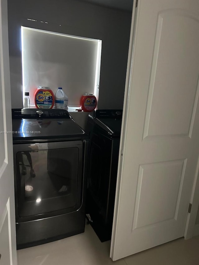15281 SW 153rd St, Miami, FL 33187 - laundry room with washing machine and dryer