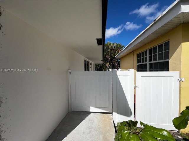 222 SW 8th St, Dania Beach, FL 33004 - view of property exterior