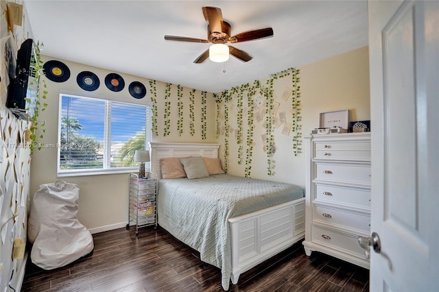 bedroom with ceiling fan