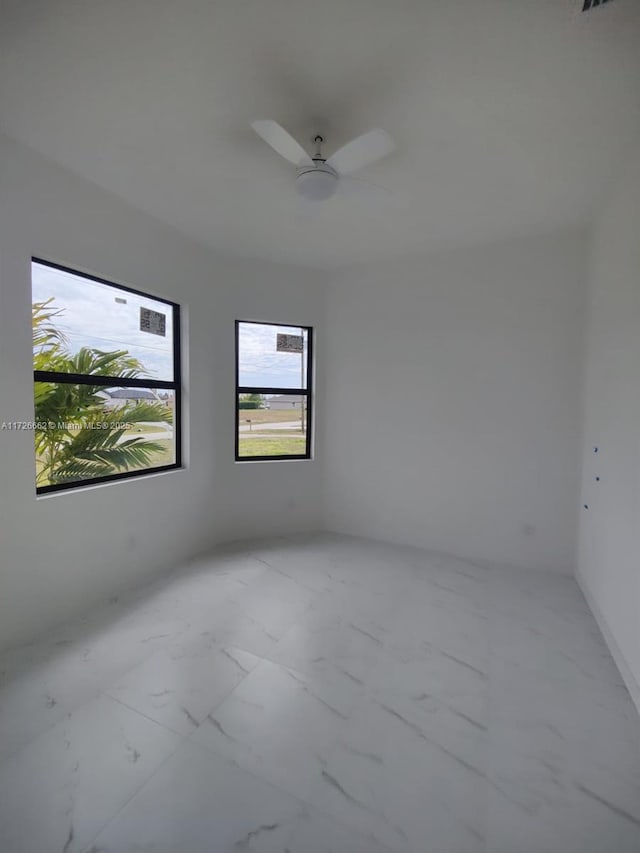 empty room with ceiling fan