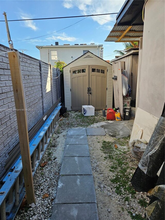 1260 NW 4th St, Miami, FL 33125 - view of fenced backyard