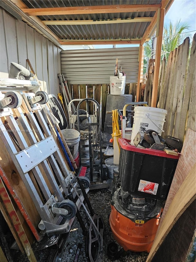 1260 NW 4th St, Miami, FL 33125 - view of garage