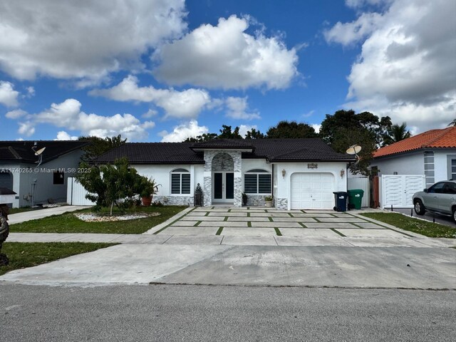 view of front of house featuring a garage