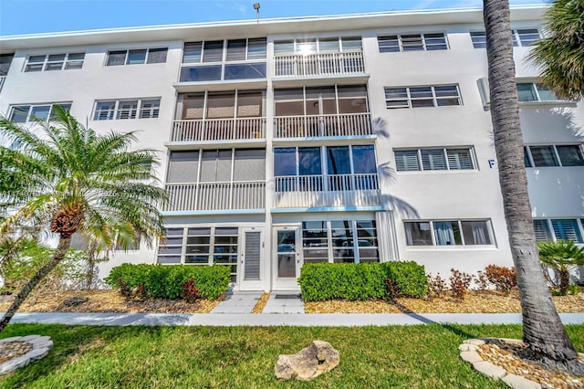 Listing photo 2 for 3221 NE 8th St Unit 103, Pompano Beach FL 33062