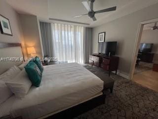 bedroom featuring ceiling fan