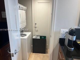 laundry room featuring light hardwood / wood-style floors