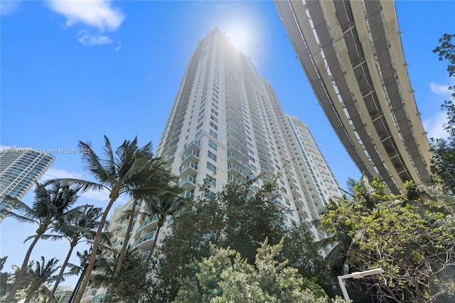 31 SE 5th St Unit 4018, Miami, FL 33131 - view of building exterior