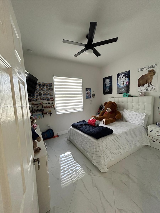 bedroom with ceiling fan