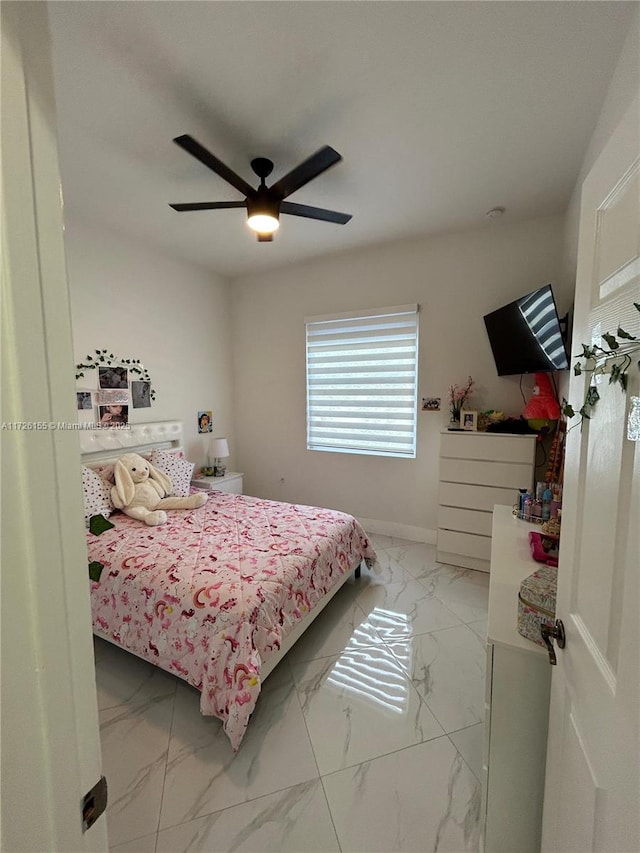 bedroom with ceiling fan