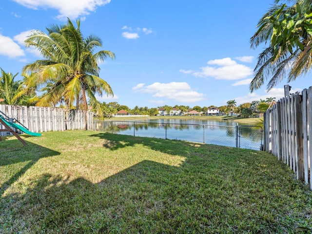 view of yard featuring a water view