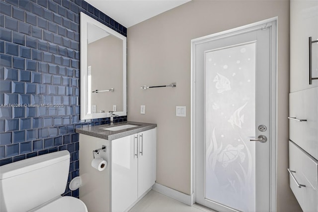 2816 NE 24th Pl, Fort Lauderdale, FL 33305 - bathroom with vanity and toilet
