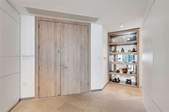 68 SE 6th St Unit 3911, Miami, FL 33131 - interior space