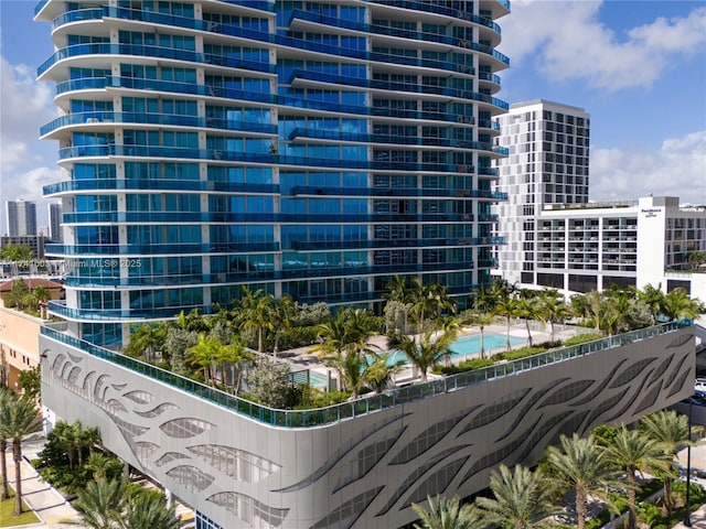 17550 Collins Ave Unit 1501, Sunny Isles Beach, FL 33160 - view of property featuring a city view