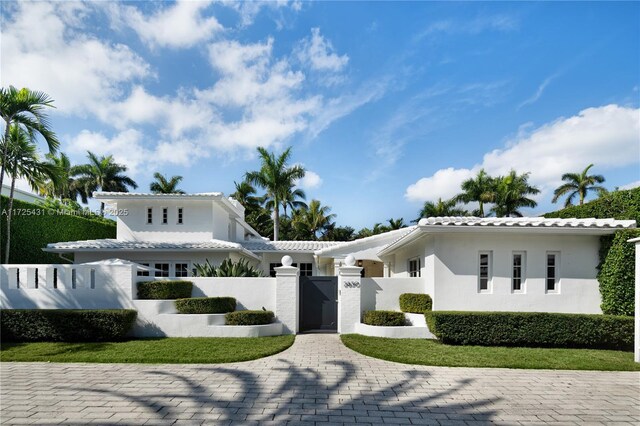 view of mediterranean / spanish-style house