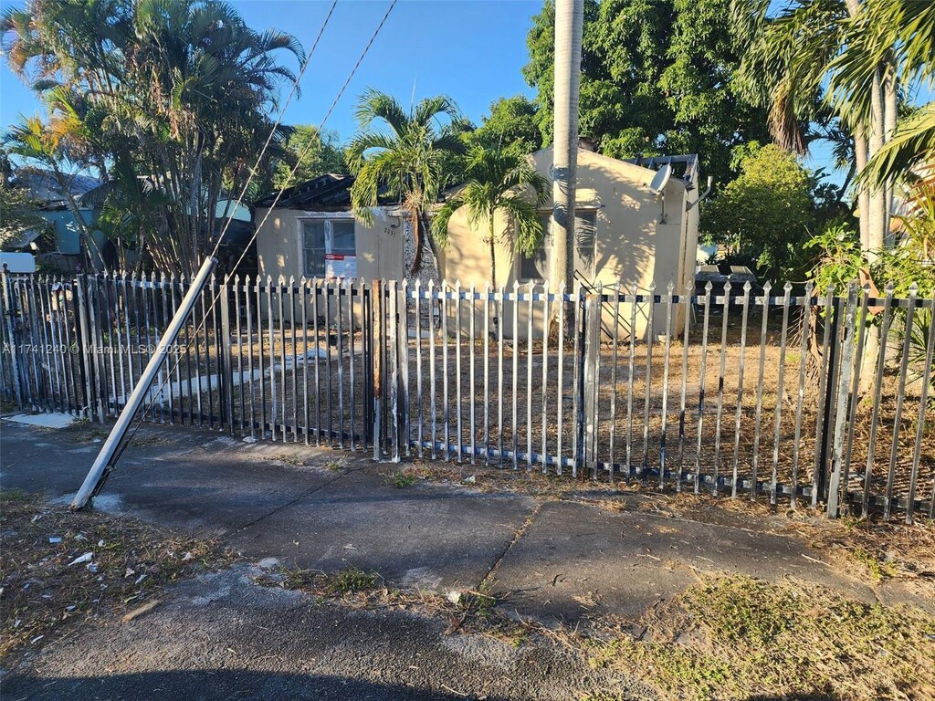 2231 NW 86th St, Miami, FL 33147 - photo 1