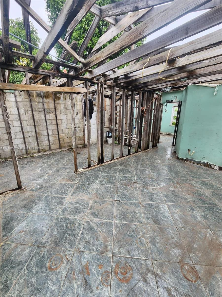 2231 NW 86th St, Miami, FL 33147 - photo 2