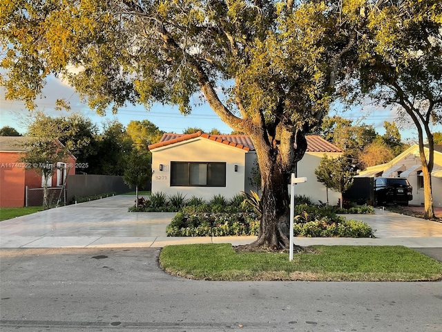 view of mediterranean / spanish-style home