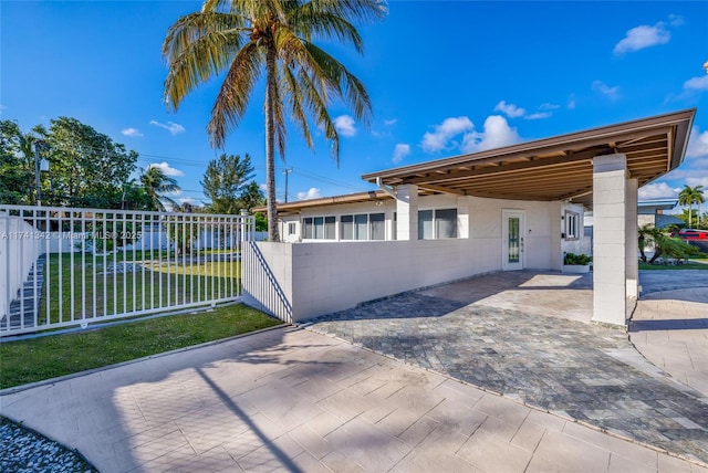 exterior space featuring a front yard