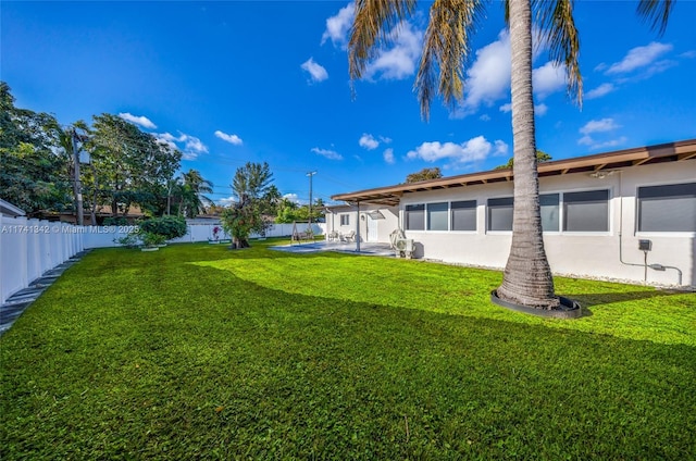 view of yard featuring a patio area