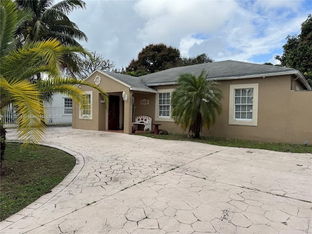 Listing photo 2 for 761 NE 4th Pl, Hialeah FL 33010