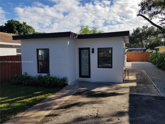 view of front of house with a patio