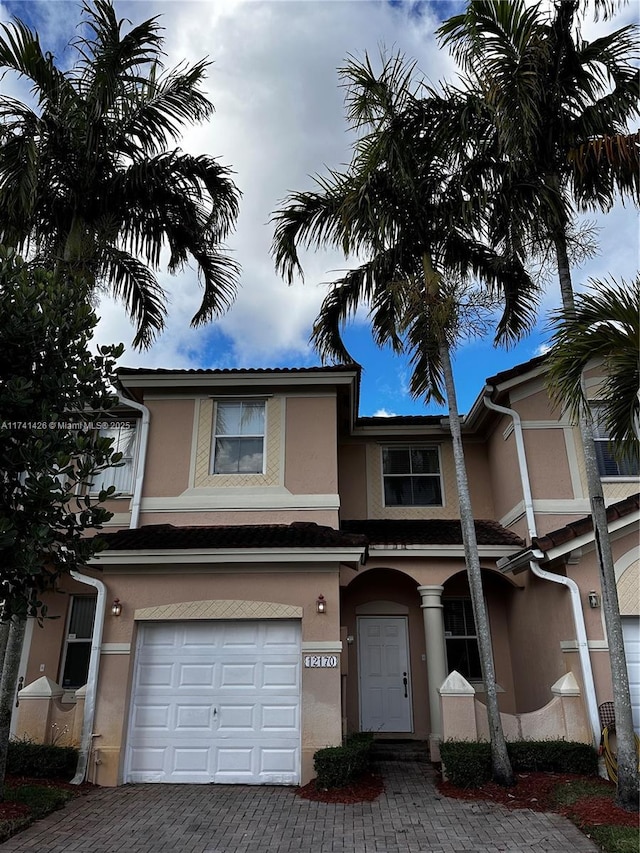 view of front of house featuring a garage