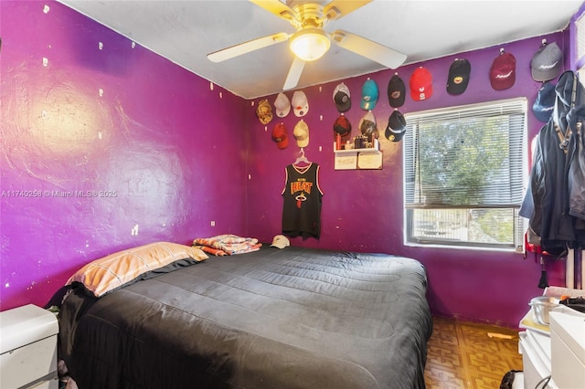 bedroom with ceiling fan