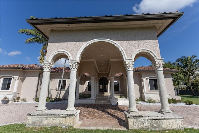 view of front facade