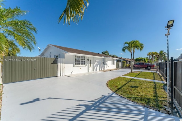 view of front of home with a front yard