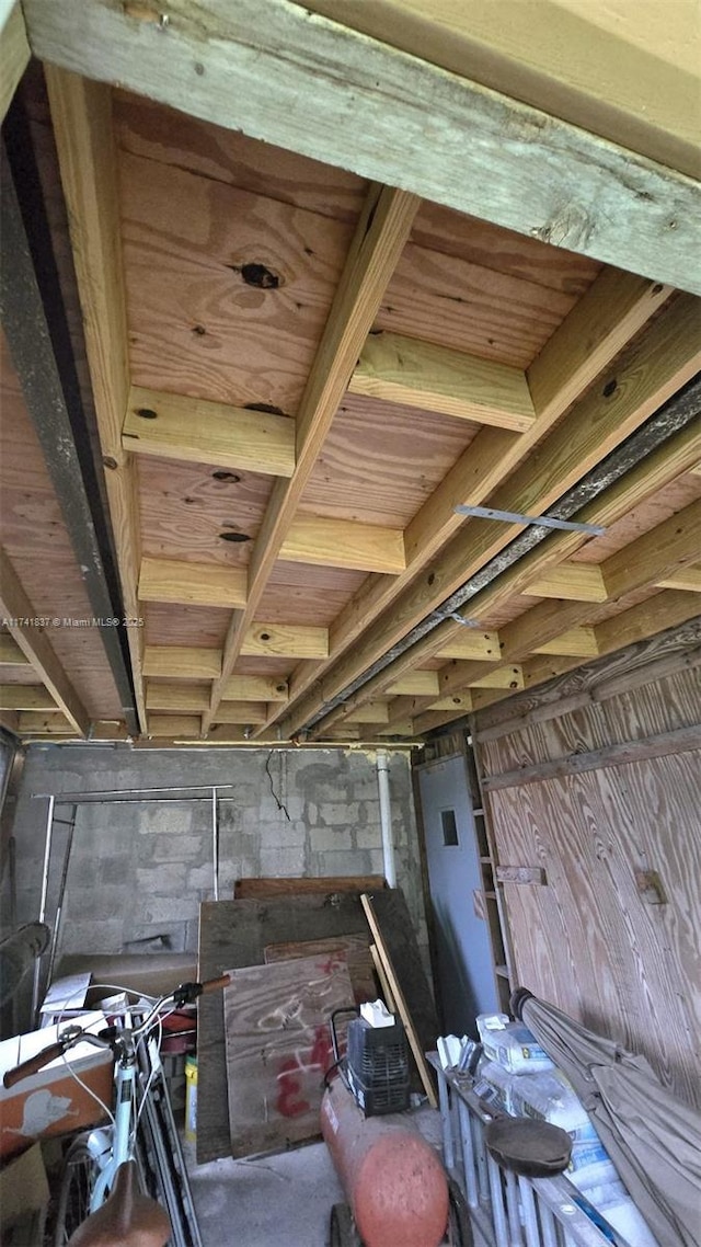1601 SW 117th Ave, Davie, FL 33325 - interior details with concrete block wall