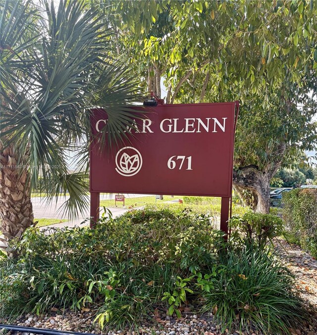 view of community / neighborhood sign