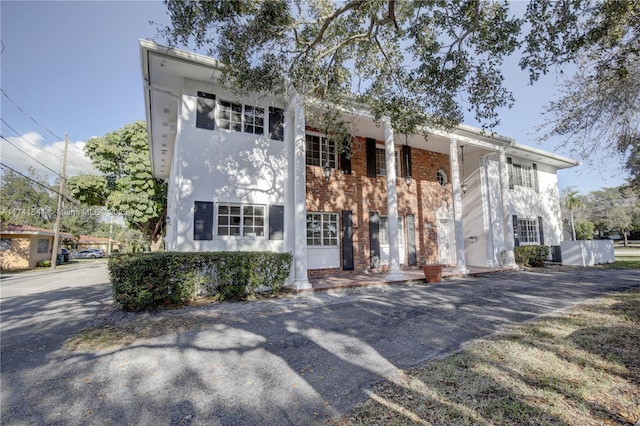 view of front of house