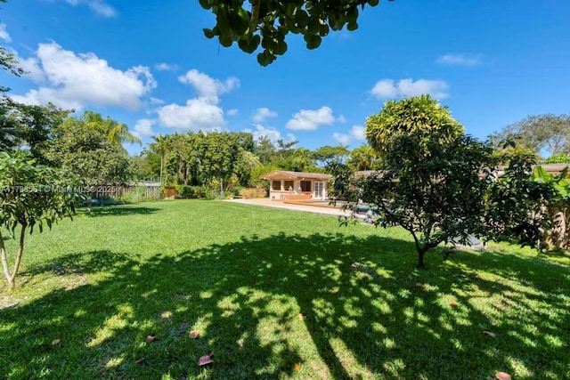 view of yard with a patio area