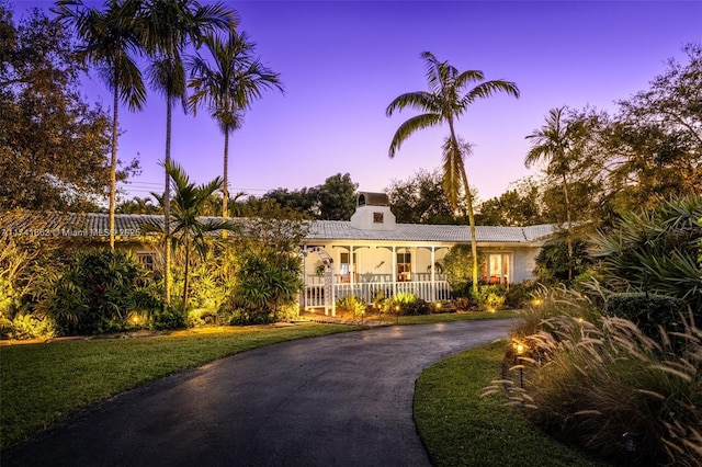 view of front of property