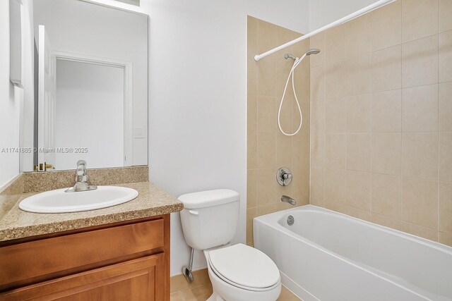 827 SW 147th Ave Unit 1406, Pembroke Pines, FL 33027 - bedroom with light wood-type flooring, ceiling fan, and a closet