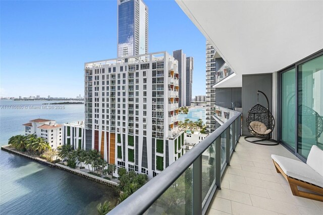 460 NE 28th St Unit 1404, Miami, FL 33137 - balcony featuring a water view and a city view