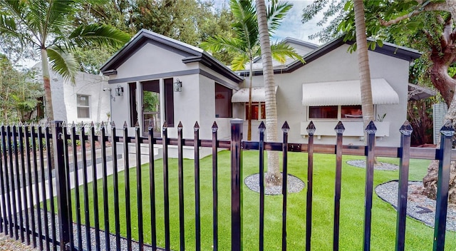 exterior space featuring a front yard