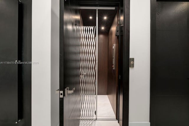 room details featuring elevator