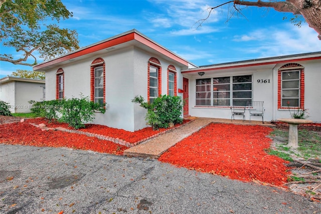 view of front of property