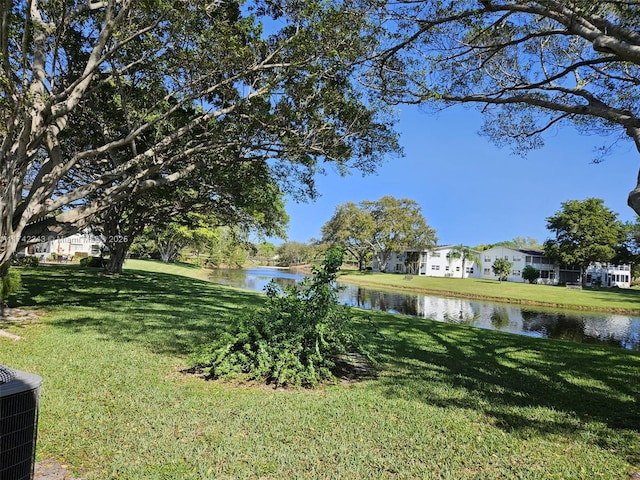 view of yard featuring a water view