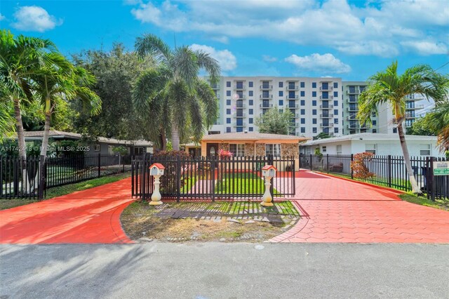 2530 NE 181st St, North Miami Beach, FL 33160