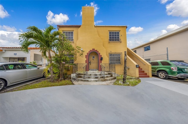 view of mediterranean / spanish-style home