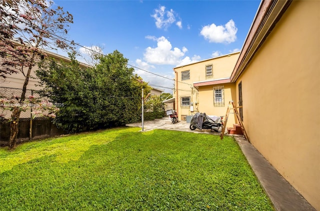 view of yard with a patio