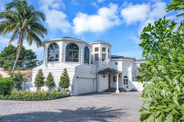 view of front of property featuring a garage