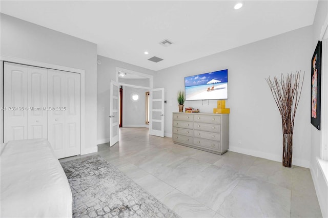 bedroom featuring a closet