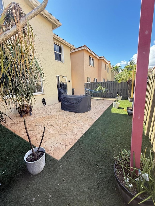 view of yard with a patio