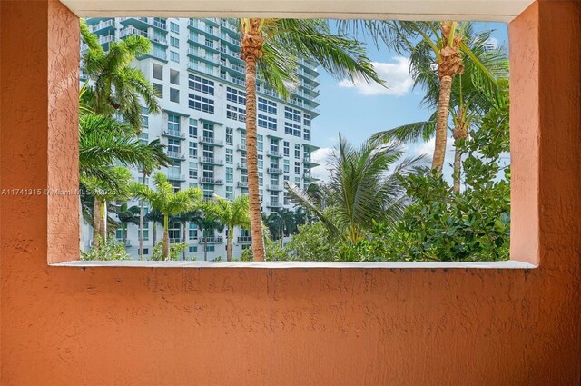 2000 N Bayshore Dr Unit 304, Miami, FL 33137 - view of balcony