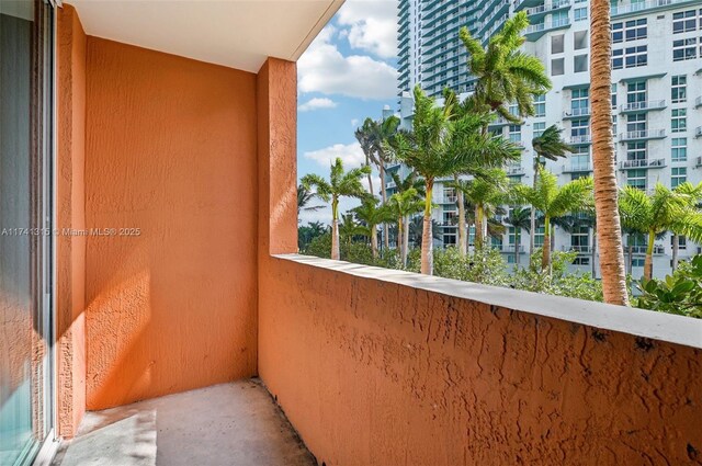 2000 N Bayshore Dr Unit 304, Miami, FL 33137 - view of balcony
