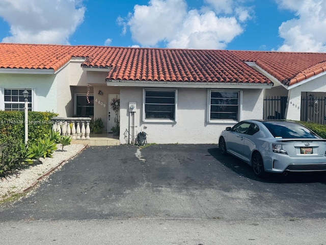 view of front of property