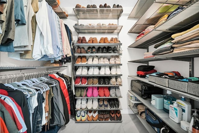 view of spacious closet